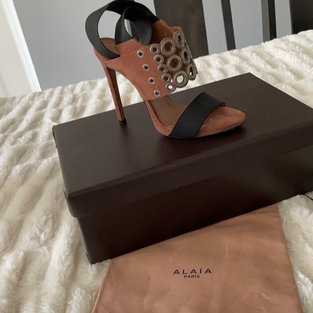 AUTHENTIC Alaïa heels